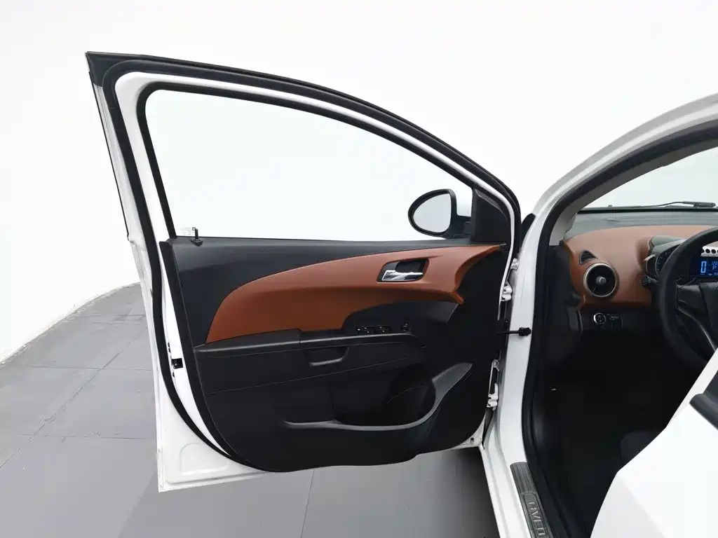 Chevrolet Aveo — миниатюра 8