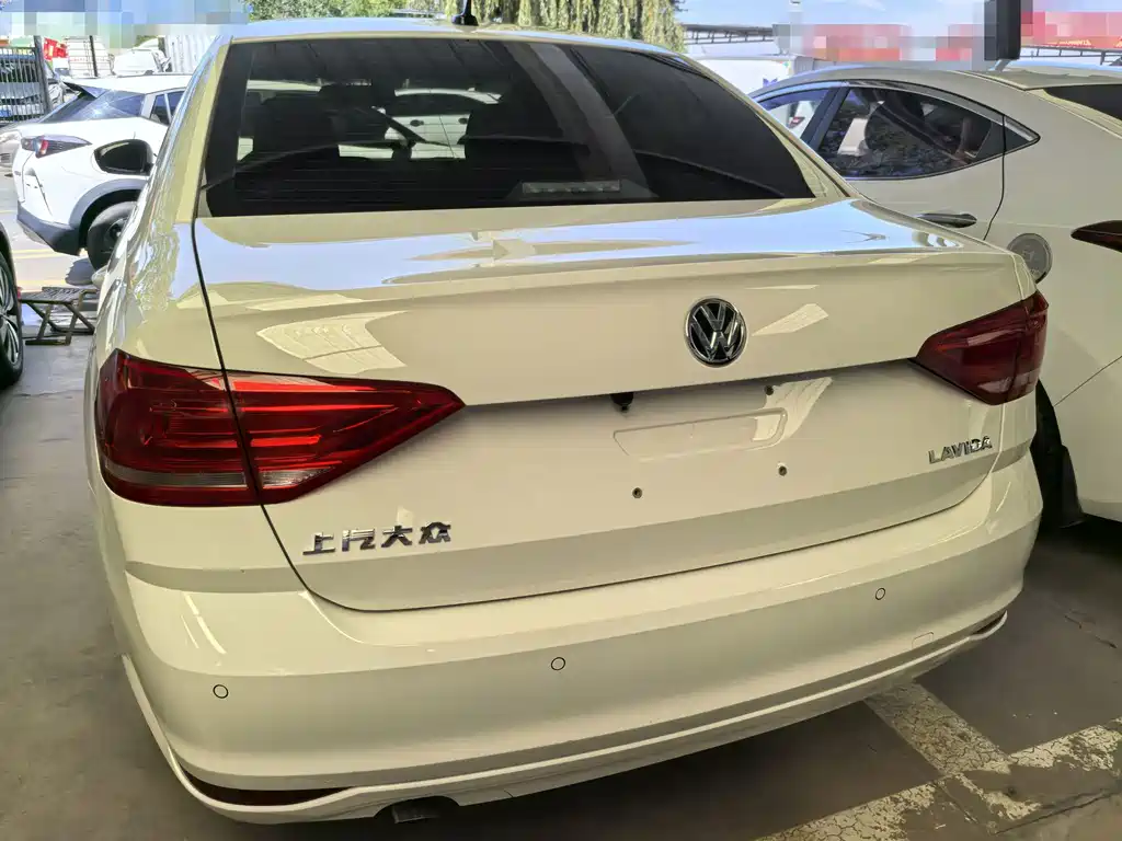 Volkswagen Lavida — миниатюра 5