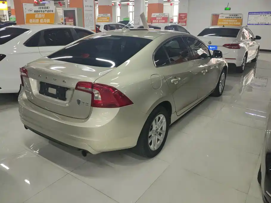 Volvo S60 — миниатюра 3