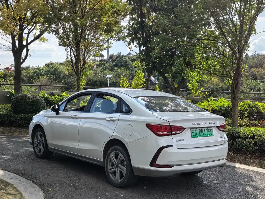 BAIC EU5 — миниатюра 8