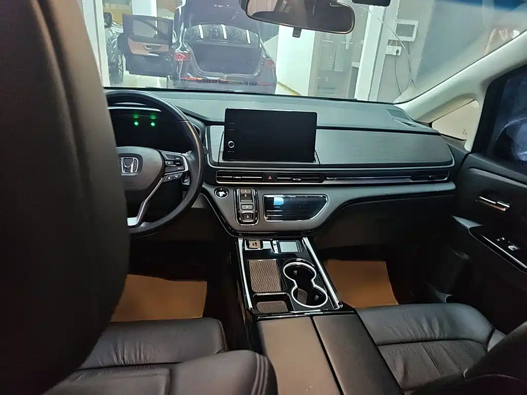 Honda Elysion — миниатюра 16