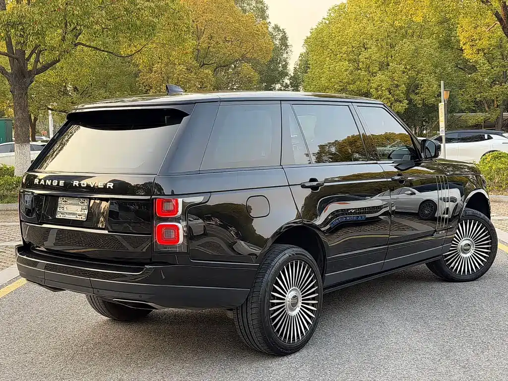 Land Rover Range Rover — миниатюра 4