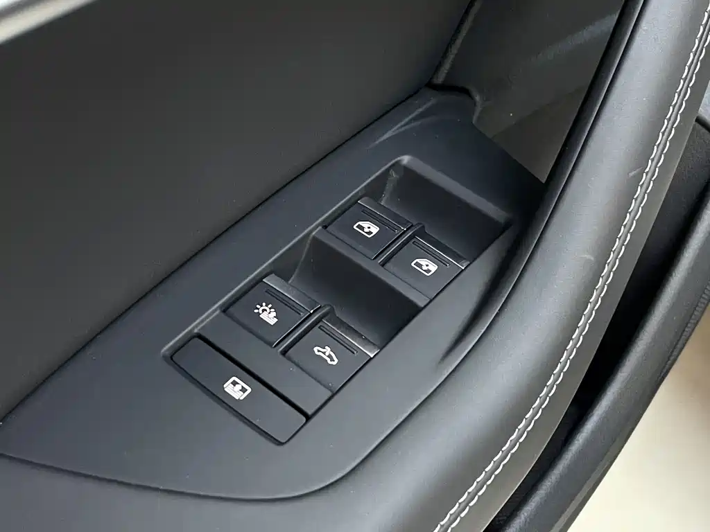 Audi A6L — миниатюра 20
