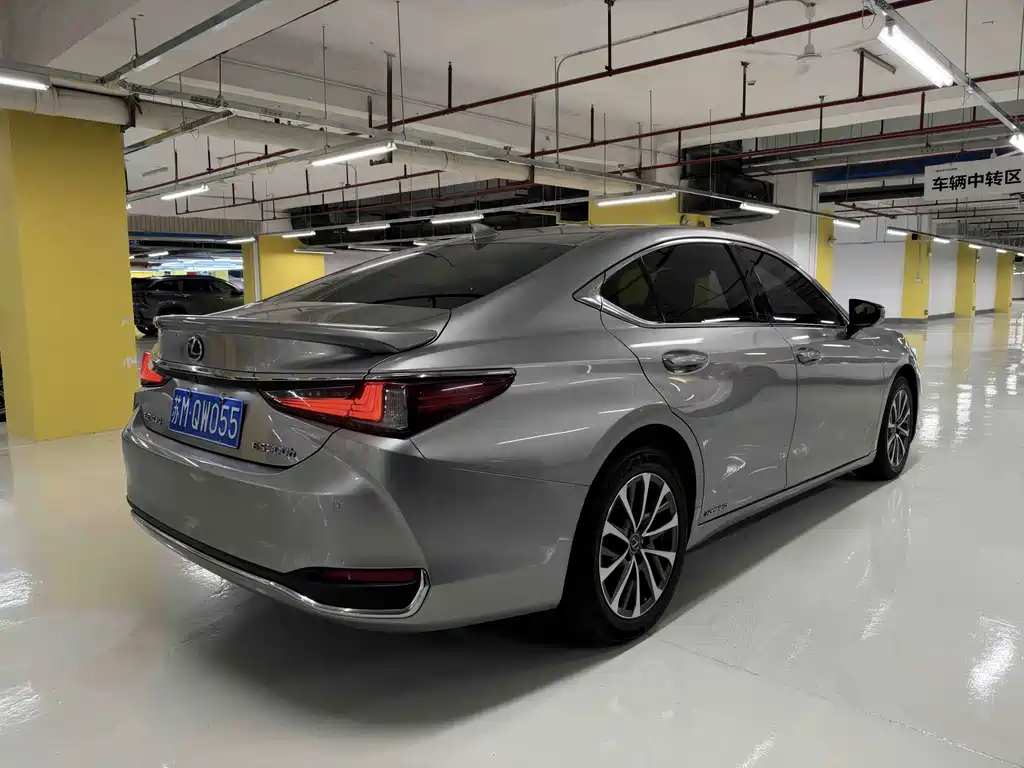 Lexus ES — миниатюра 3
