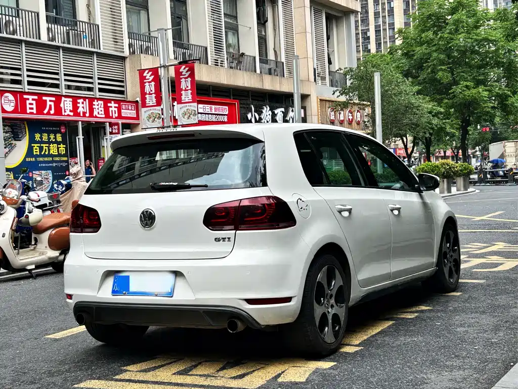 Volkswagen Golf GTI GTI 2012 2.0TSI GTI