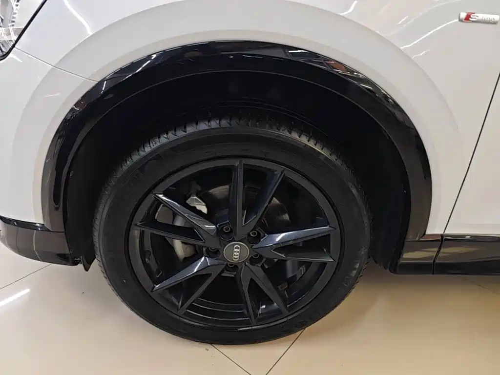 Audi Q2L — миниатюра 23