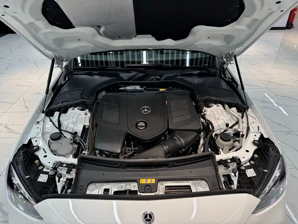 Mercedes-Benz C-Class — миниатюра 17