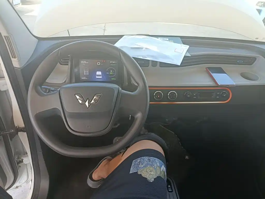 Wuling MINIEV — миниатюра 10