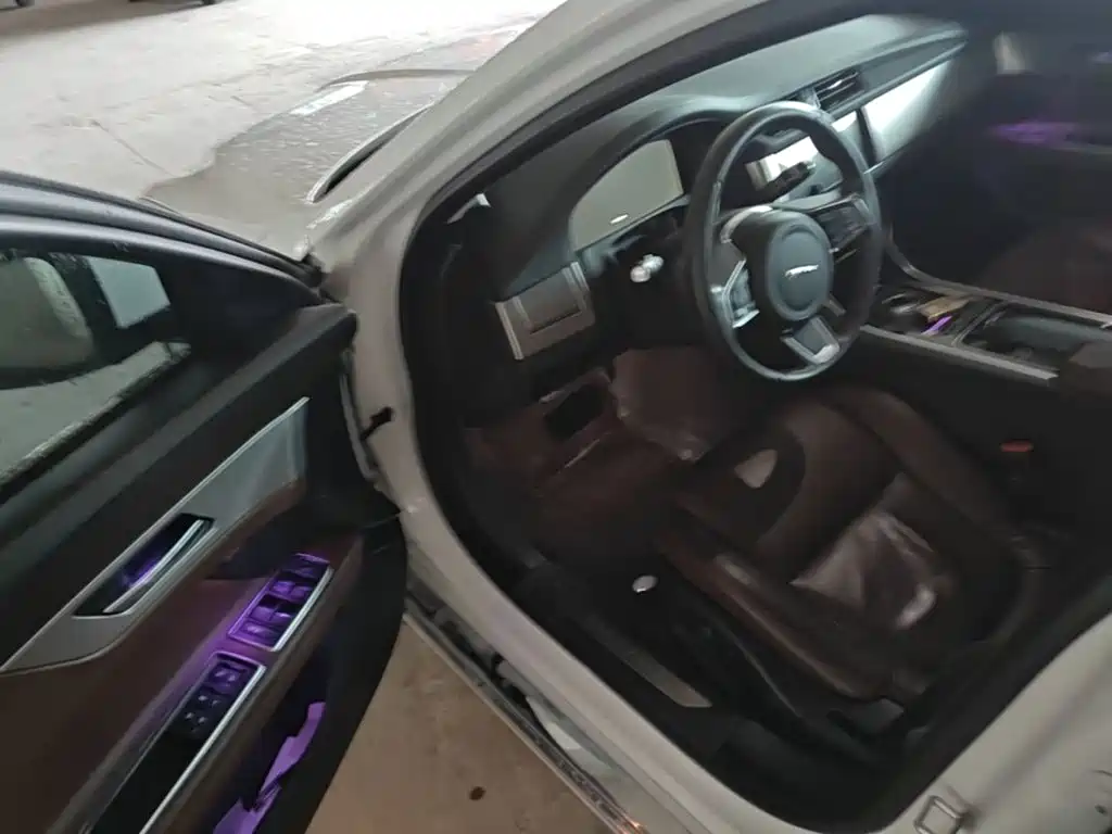 Jaguar XFL — миниатюра 16