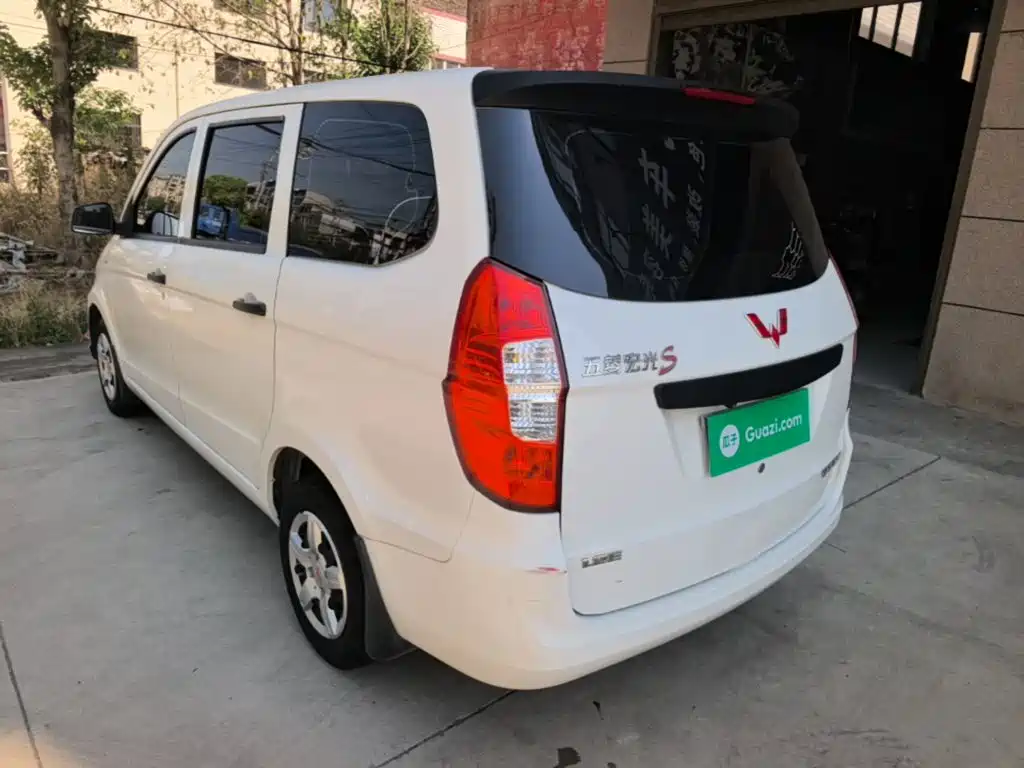 Wuling Hongguang — миниатюра 5