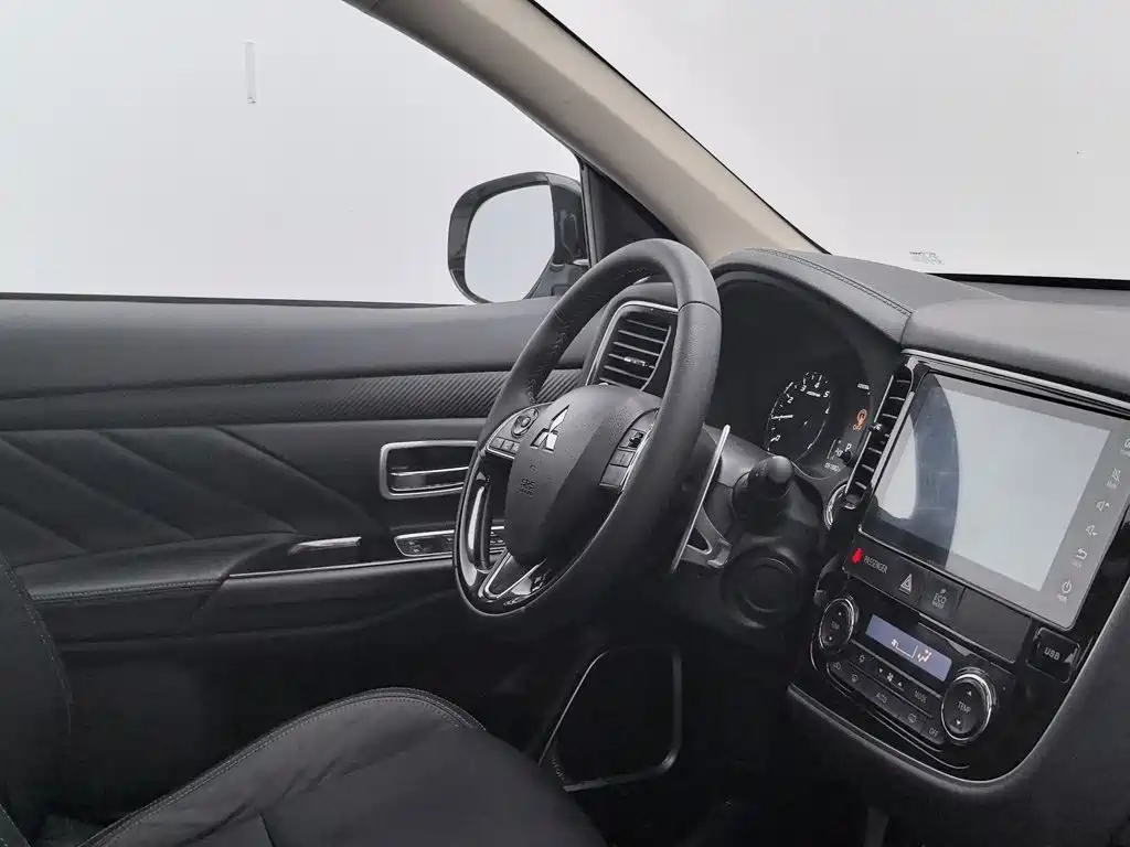 Mitsubishi Outlander — миниатюра 22