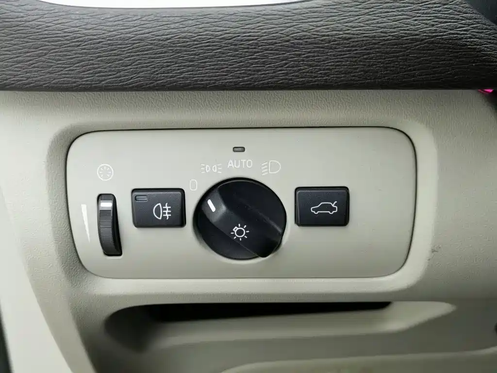 Volvo V40 — миниатюра 21