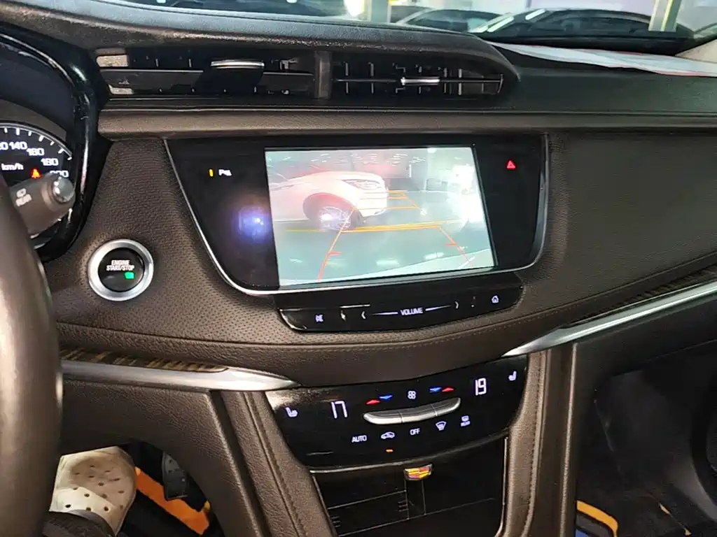Cadillac XT5 — миниатюра 13