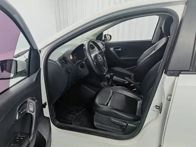 Volkswagen Polo 2016 1.4L MT