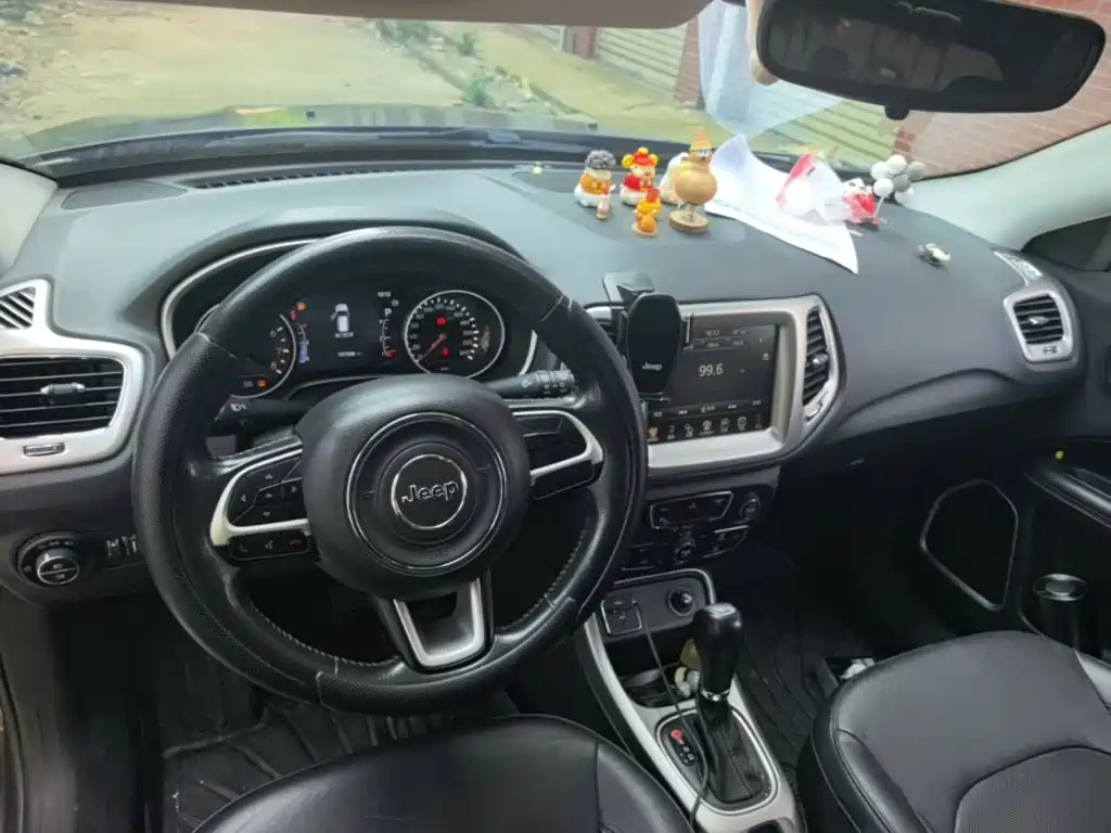 Jeep Compass — миниатюра 10