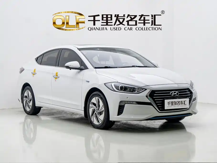 Hyundai Elantra PHEV — миниатюра 3