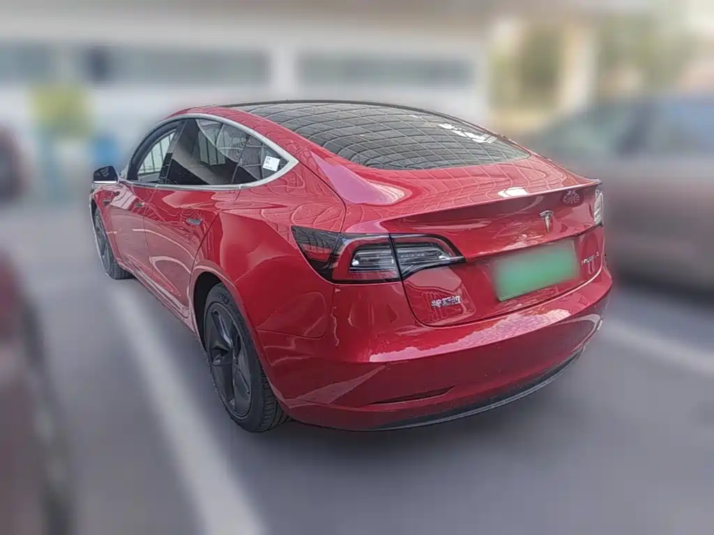 Tesla Model 3 — миниатюра 7