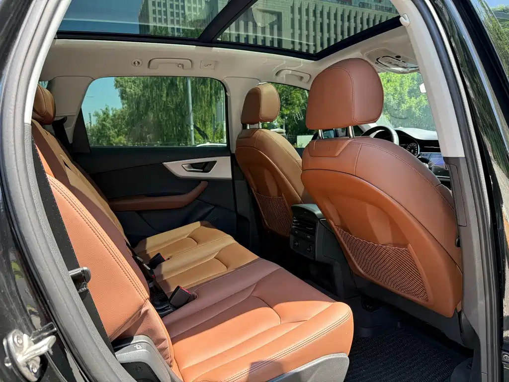 Audi Q7 — миниатюра 24