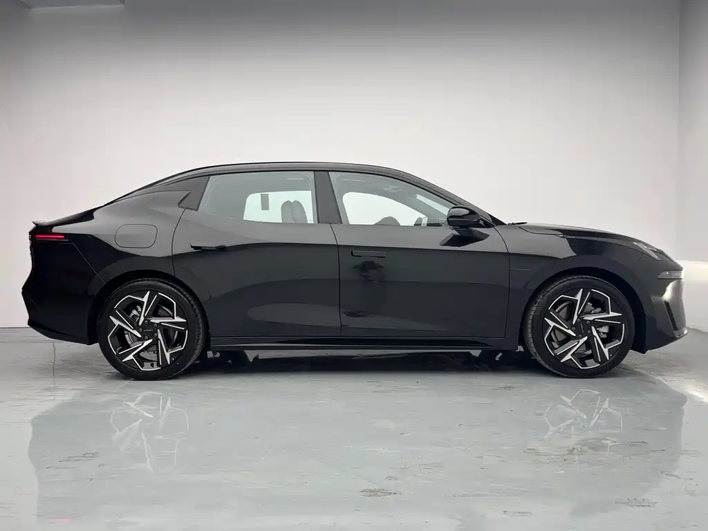 Lynk & Co 07 EM-P 2024 EM-P 126 Halo