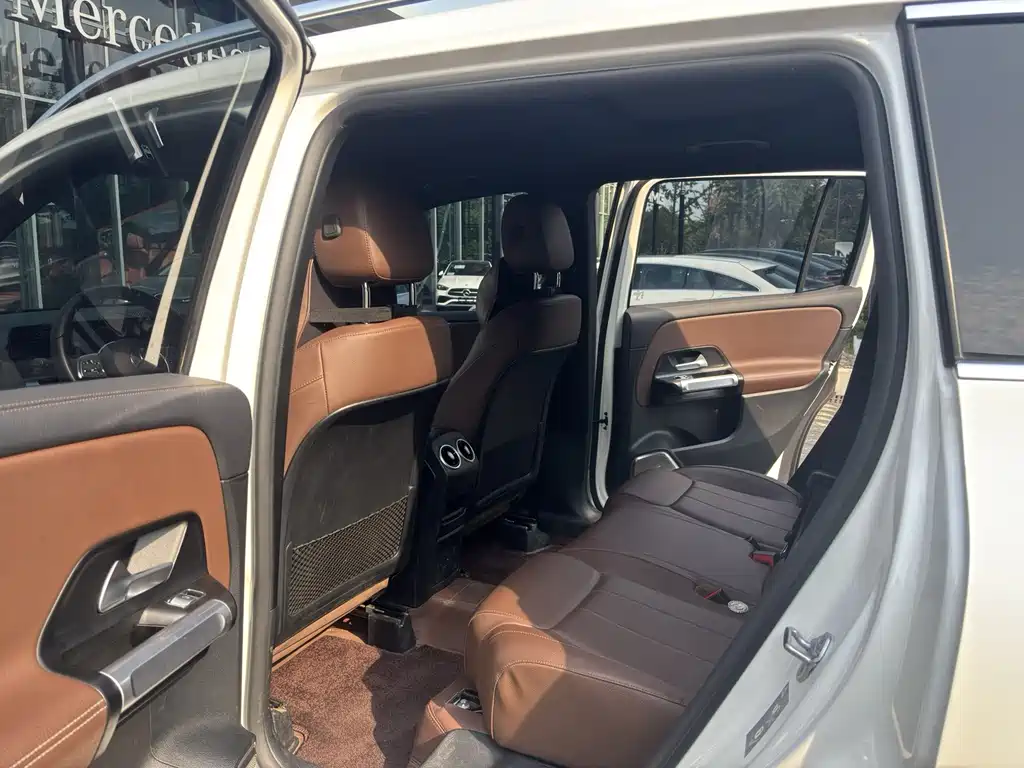 Mercedes-Benz GLB — миниатюра 8