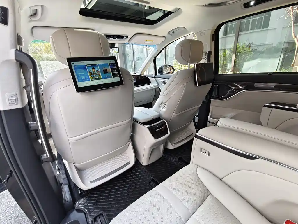 SAIC MAXUS EVERYONE 9