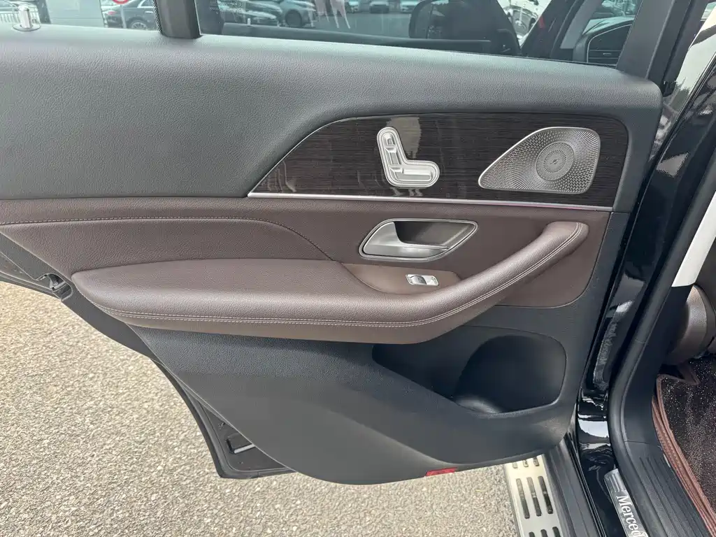 Mercedes-Benz GLE (Import) — миниатюра 14