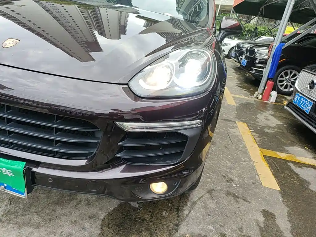 Porsche Cayenne — миниатюра 24