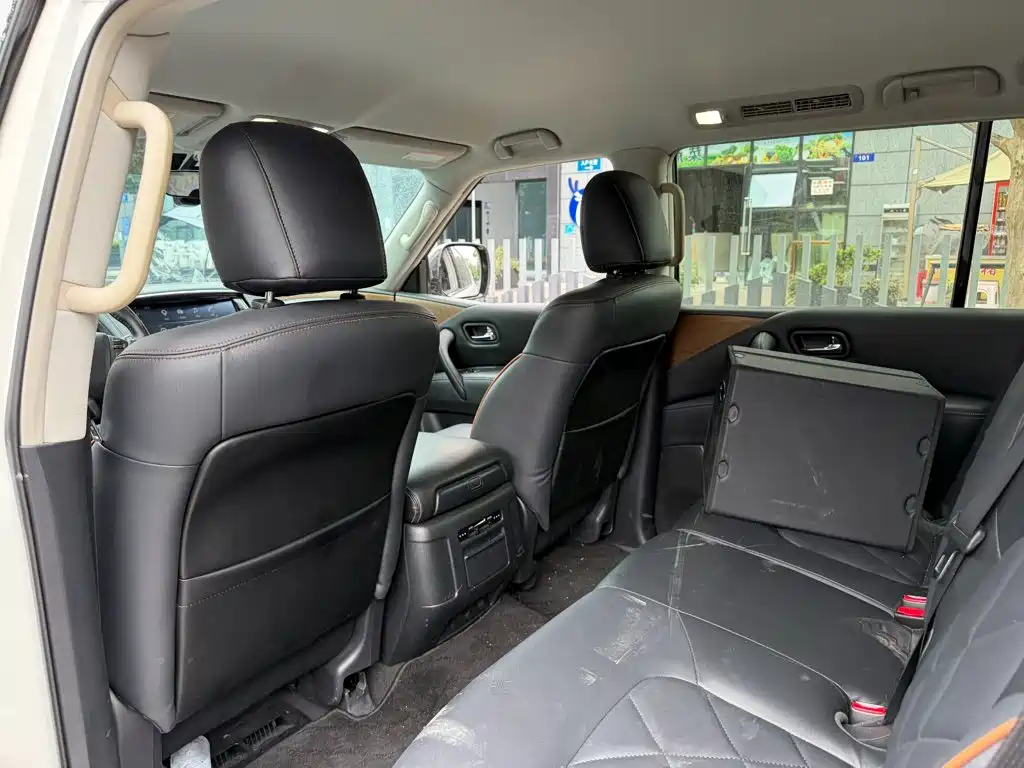 Nissan Patrol — миниатюра 11