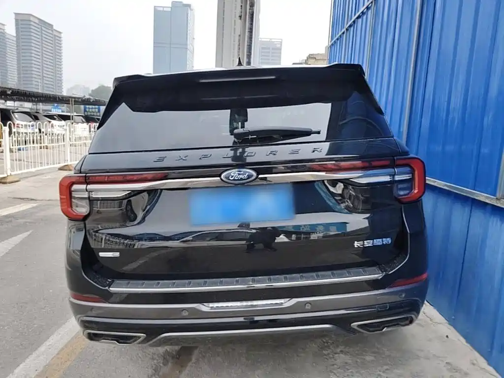Ford Explorer — миниатюра 6