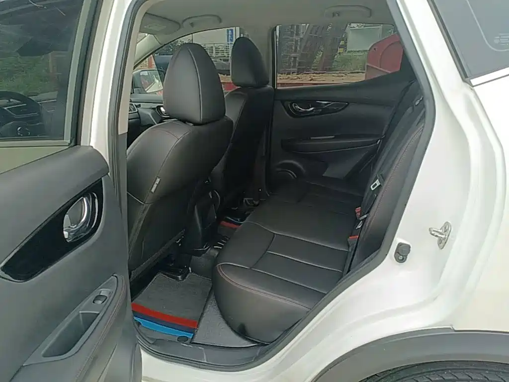 Nissan Qashqai — миниатюра 17