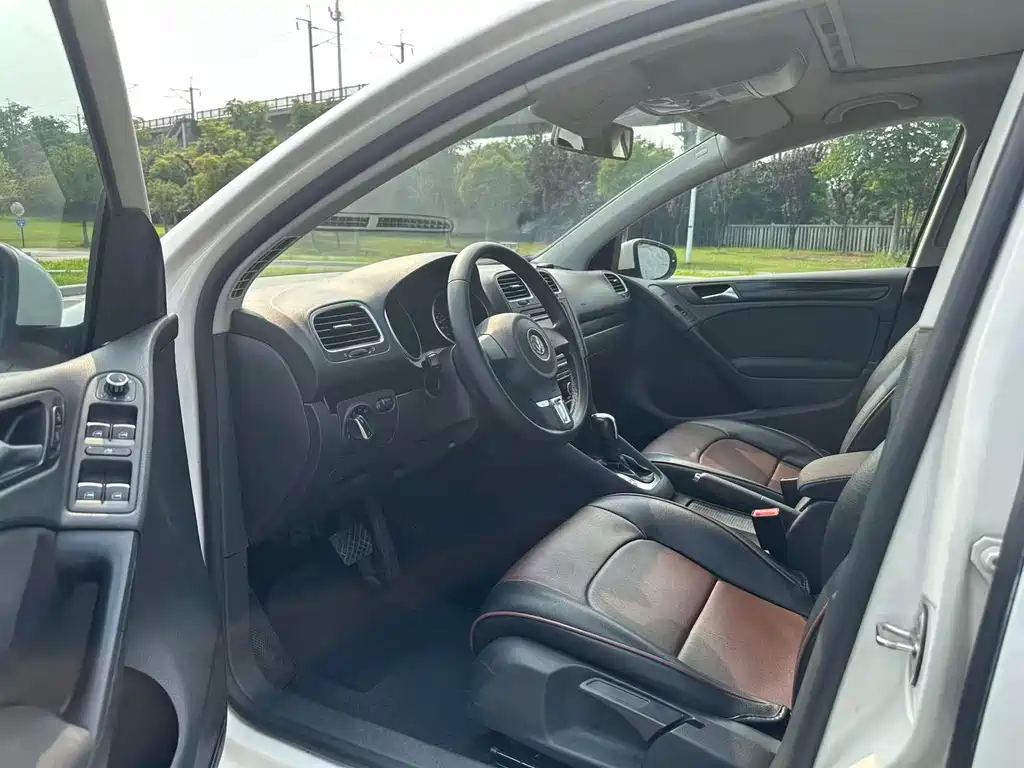 Volkswagen Golf 2012 1.4TSI AT Comfort