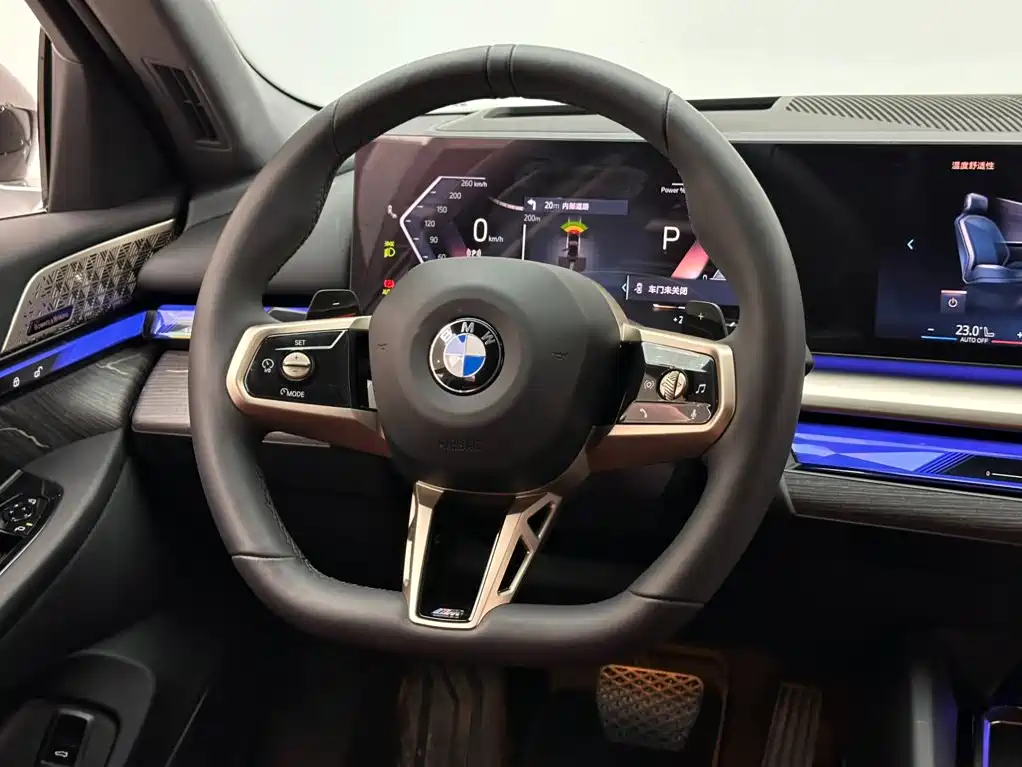 BMW 5 Series — миниатюра 12