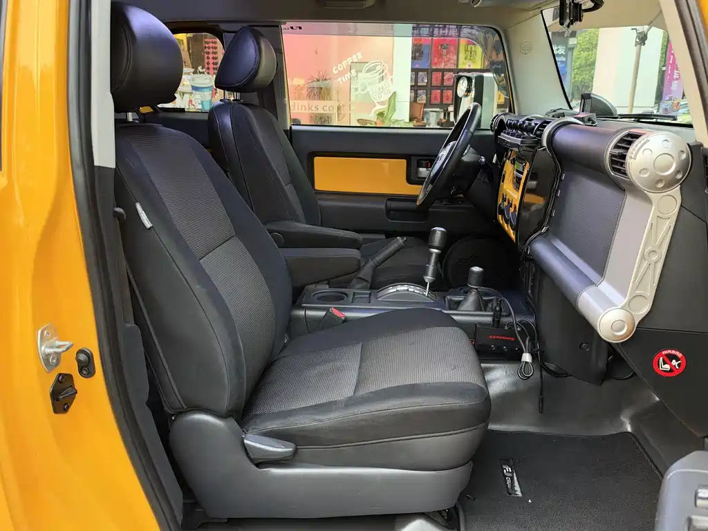 Toyota FJ Cruiser — миниатюра 15