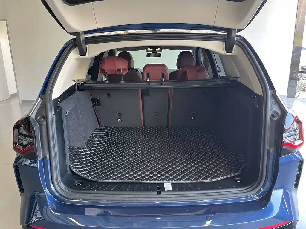 BMW iX3 — миниатюра 26