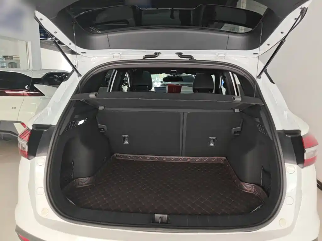 Geely Binyue — миниатюра 19
