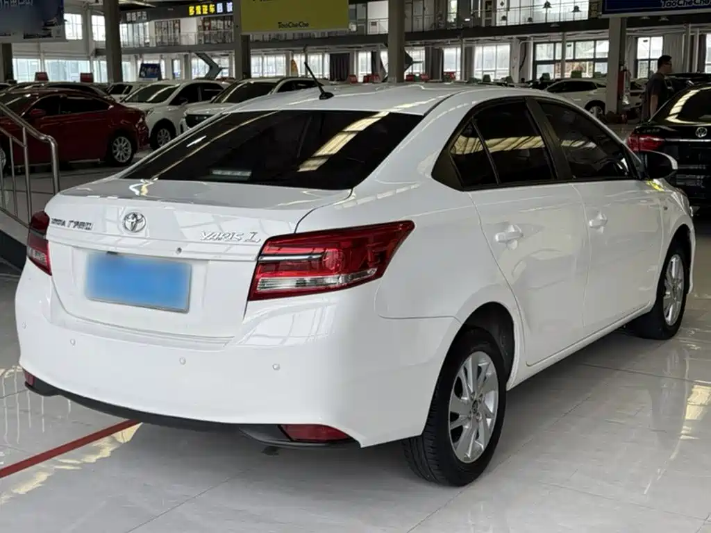 Toyota Yaris L — миниатюра 6