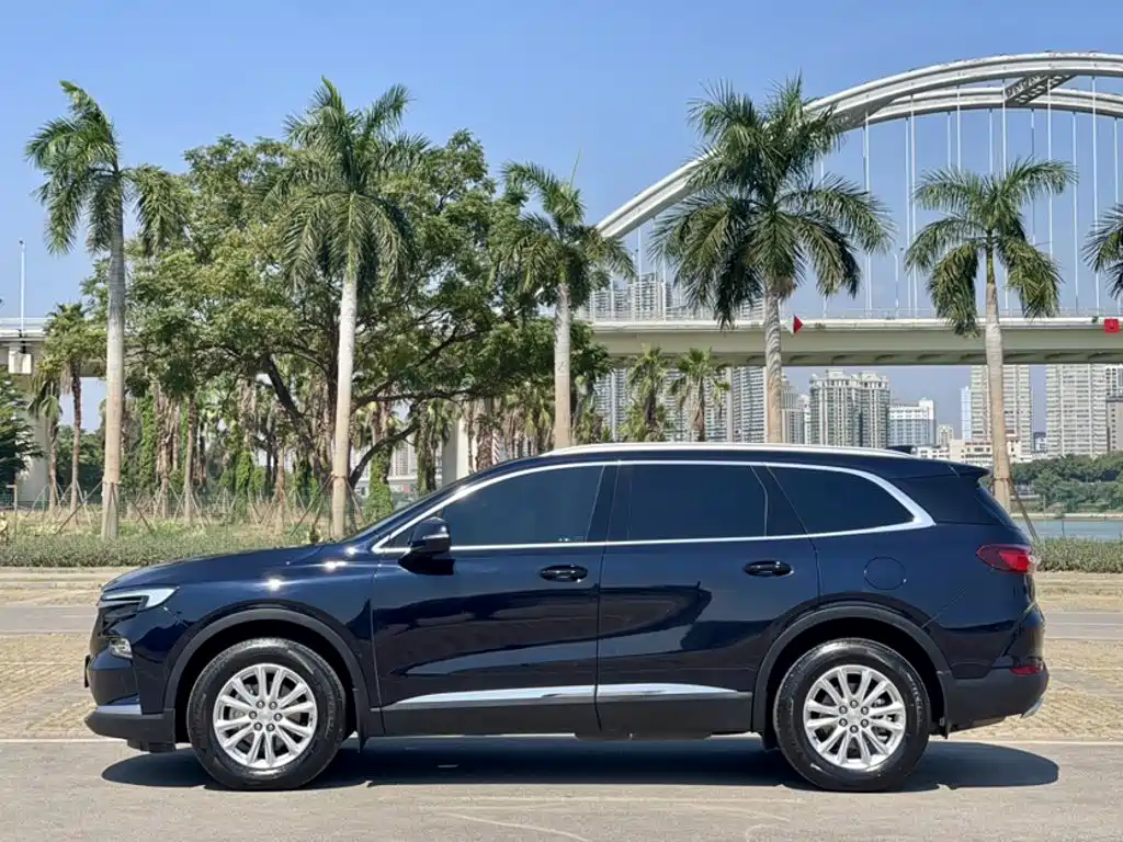 Buick Enclave — миниатюра 8