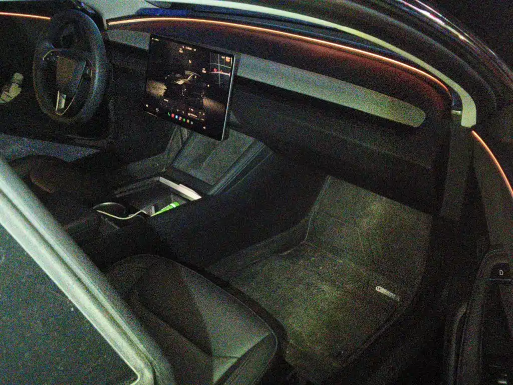 Tesla Model 3 — миниатюра 19