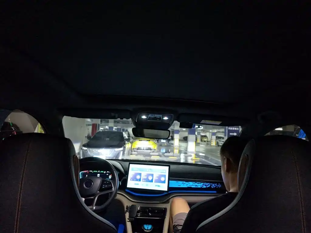 BYD PLUS New Energy — миниатюра 9