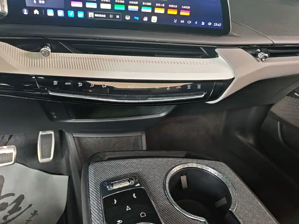 Cadillac IQ — миниатюра 13