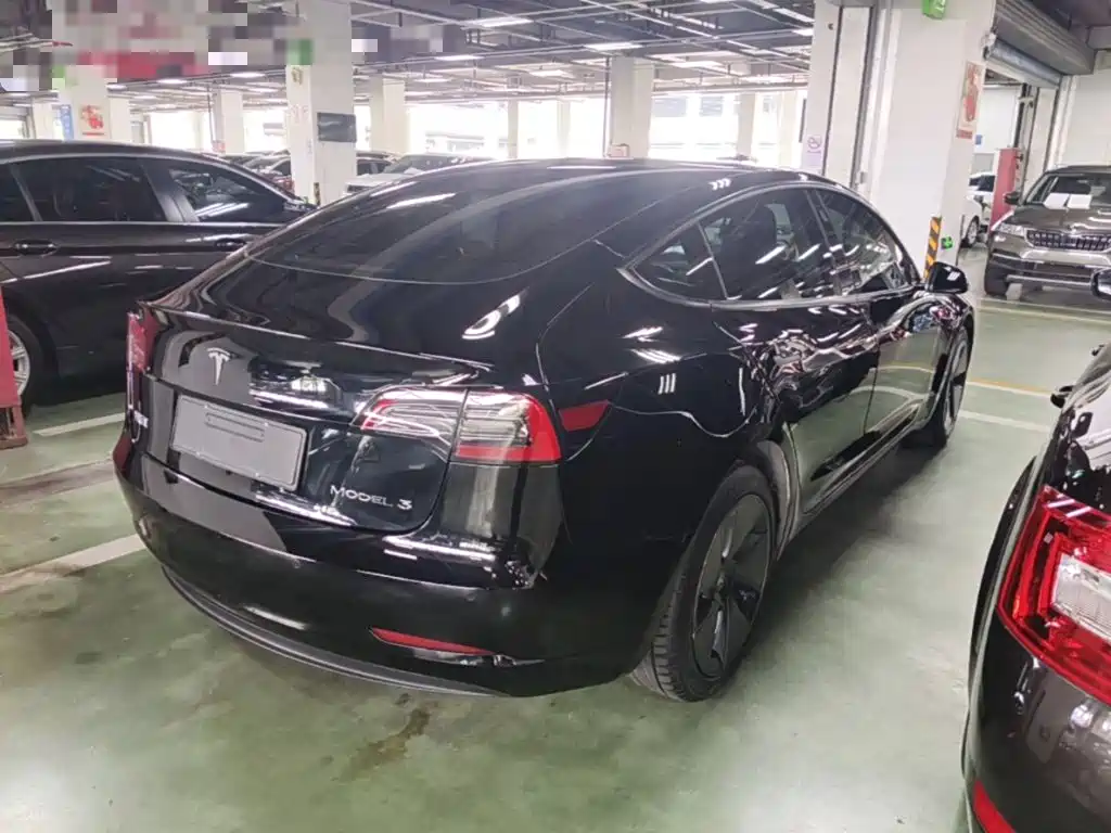 Tesla Model 3 — миниатюра 7