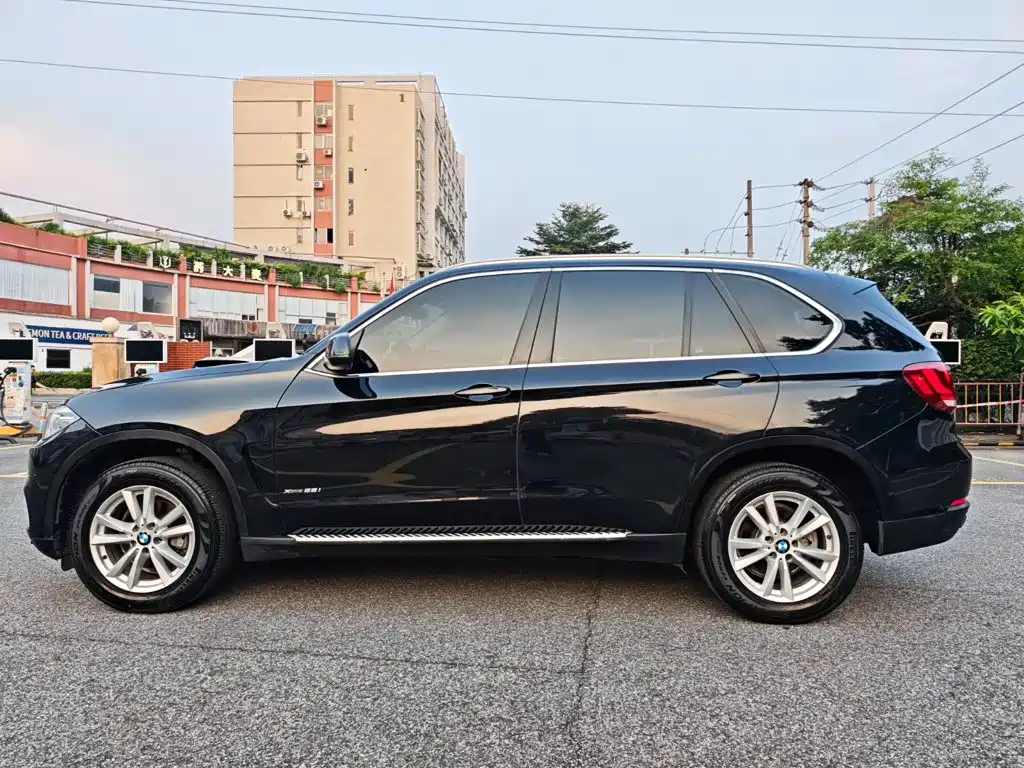 BMW X5 (Import) — миниатюра 8