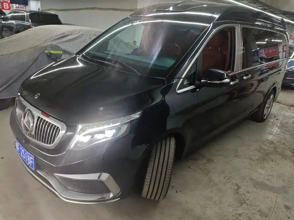 2022 Mercedes-Benz V-klasse - zdjęcie 1 z 10