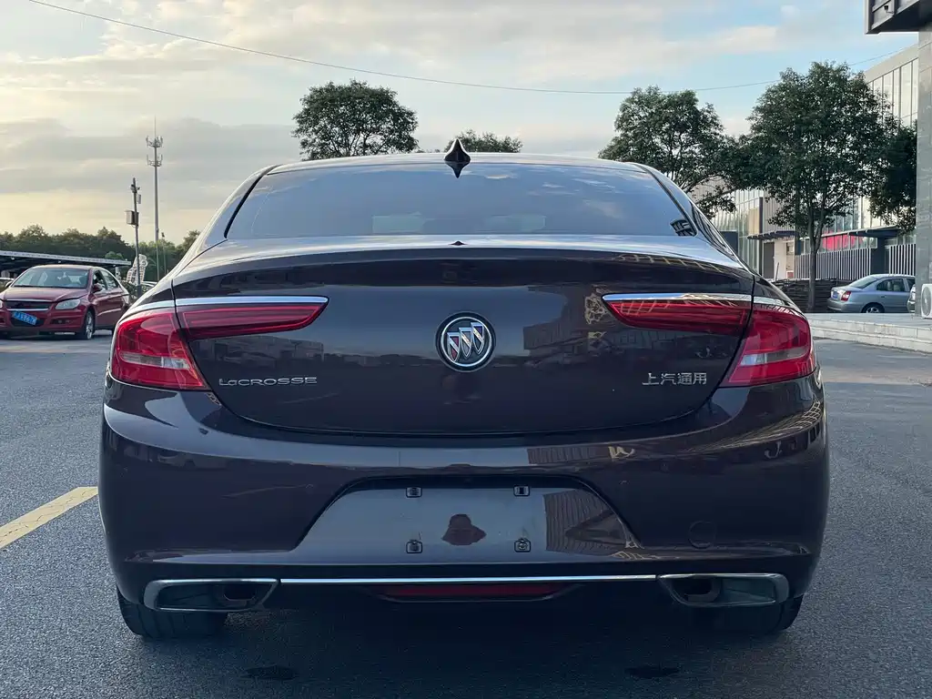 Buick LaCrosse — миниатюра 18