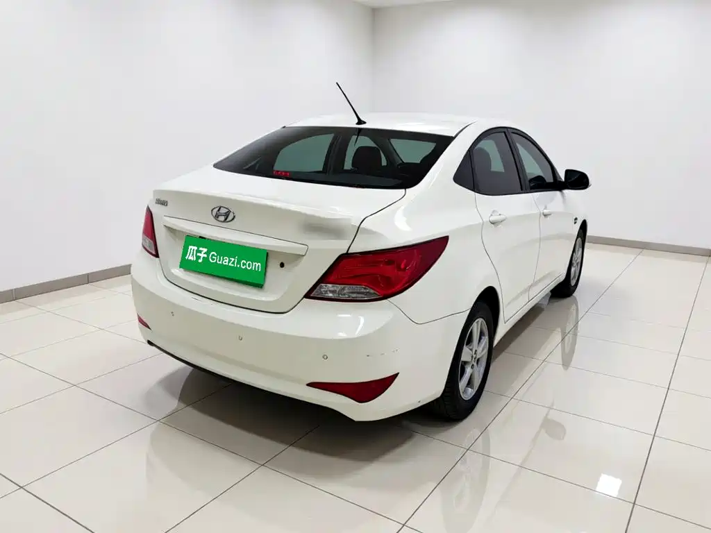 Hyundai Verna — миниатюра 6