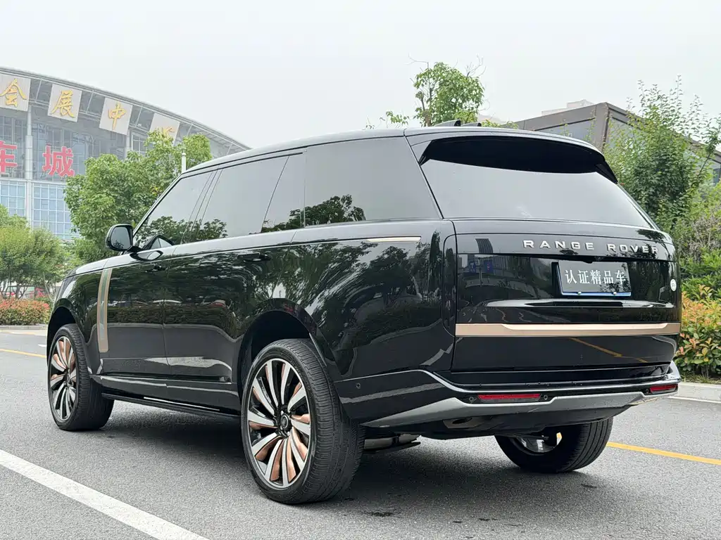 Land Rover Range Rover 2023 3.0 L6 400PS мест Long Wheelbase