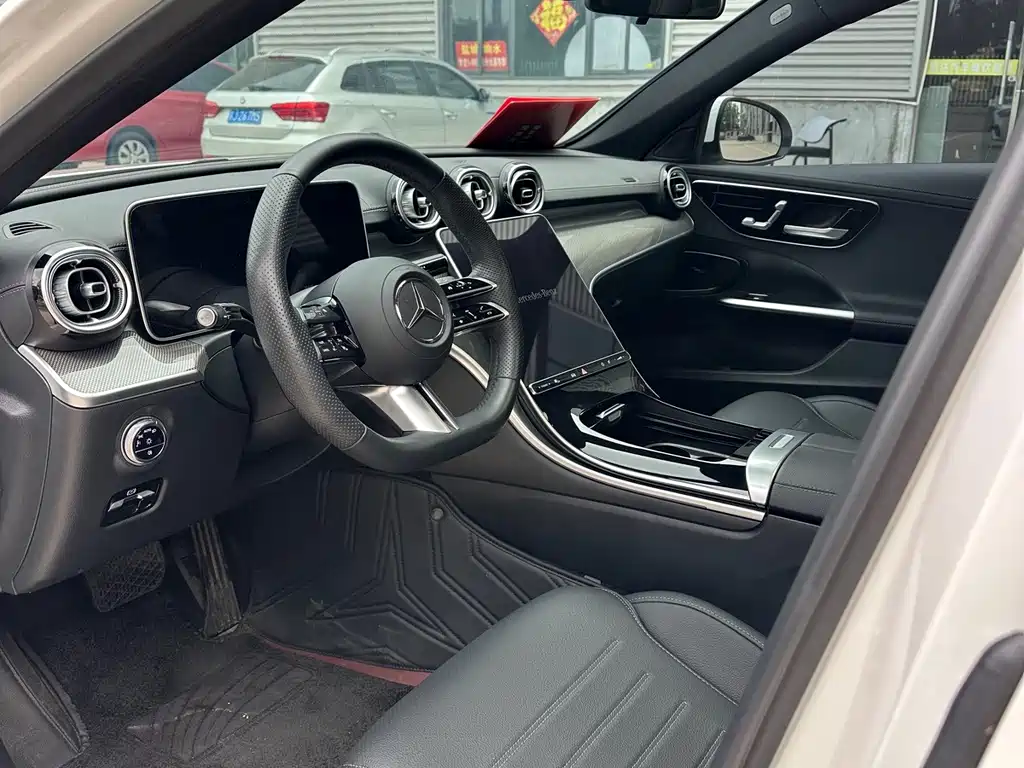 Mercedes-Benz C-Class — миниатюра 4