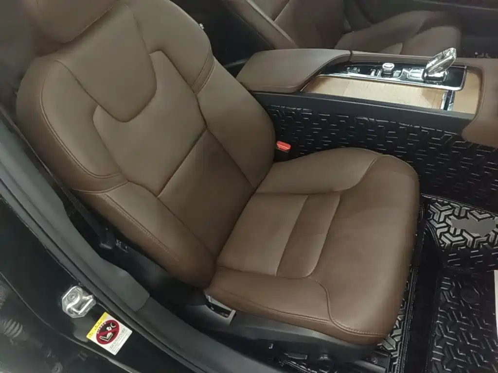 Volvo S90 — миниатюра 25