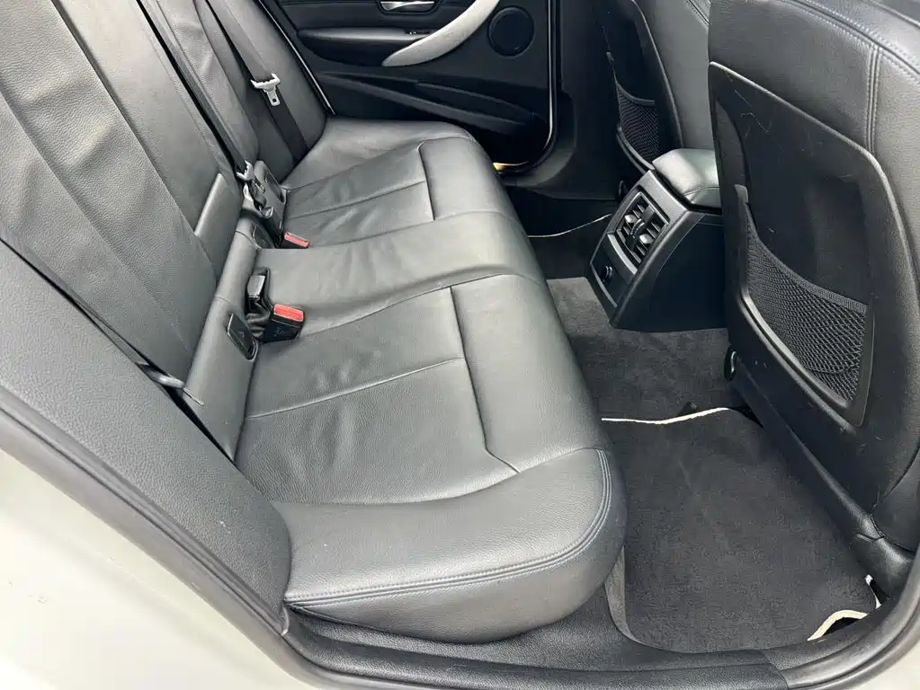 BMW 3 Series — миниатюра 10