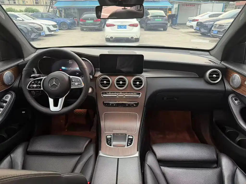 Mercedes-Benz GLC 2021 GLC 260 L 4MATIC